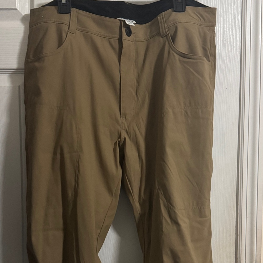 Orvis Men's Brown Chinos